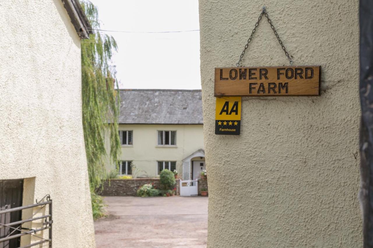 卡伦普顿Lower Ford Farm住宿加早餐旅馆 外观 照片